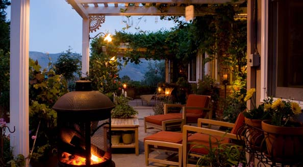 Image of an open lanai / porch.